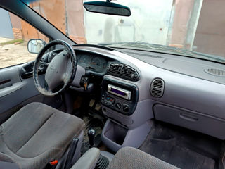 Chrysler Grand Voyager foto 3