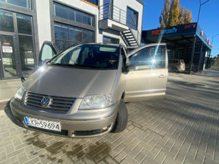 Volkswagen Sharan foto 2