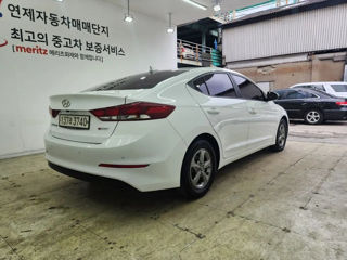 Hyundai Avante foto 3