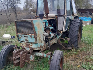 Se vinde tractor ЮМЗ