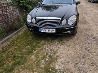 Mercedes E-Class foto 1