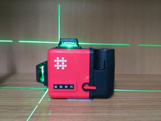 Лазерный уровень с двумя аккумуляторами и лазерами Sharp foto 2