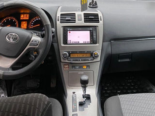 Toyota Avensis foto 4