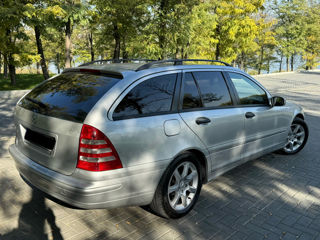 Mercedes C-Class foto 6