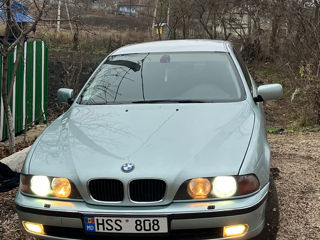 BMW 5 Series foto 10