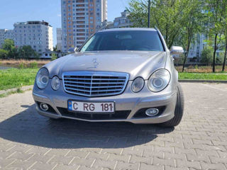 Mercedes E-Class Wagon foto 1