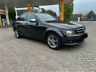 Mercedes C-Class foto 2