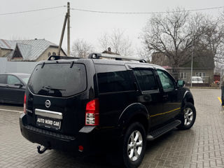 Nissan Pathfinder foto 3