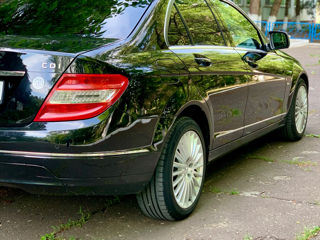 Mercedes C-Class foto 3