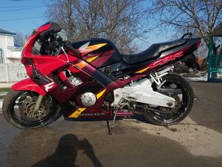 Honda CBR foto 1