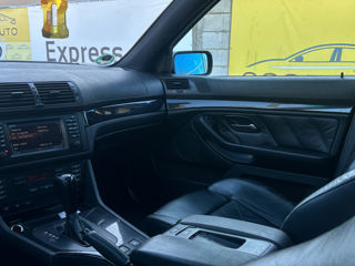 BMW 5 Series foto 11