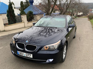 BMW 5 Series foto 10