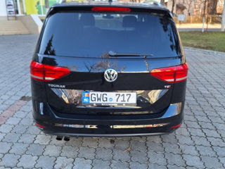 Volkswagen Touran foto 3