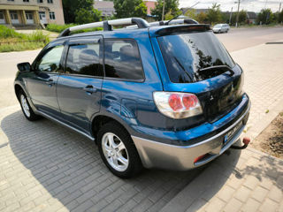 Mitsubishi Outlander foto 2