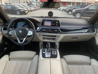 BMW 7 Series foto 8