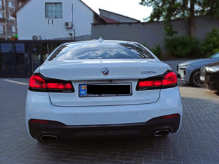 BMW 5 Series foto 6