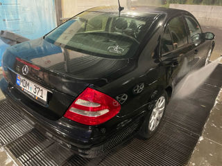 Mercedes E-Class foto 2