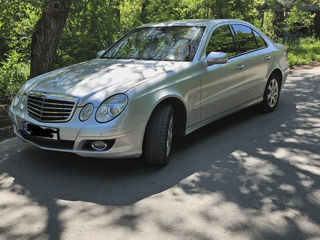 Mercedes E-Class foto 0