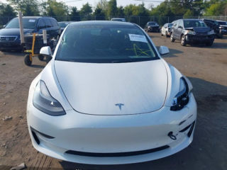 Tesla Model 3 foto 2