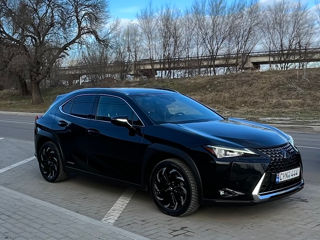 Lexus UX foto 1