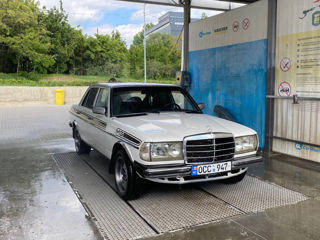 Mercedes Series (W123) foto 7