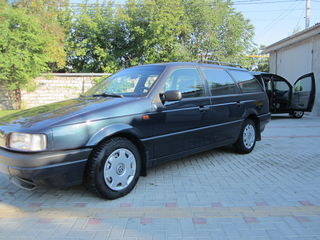 Volkswagen Touran foto 3