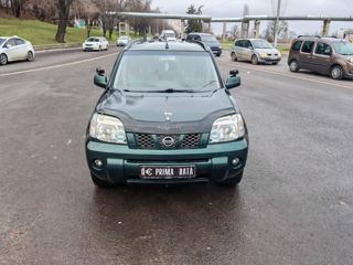 Nissan X-Trail foto 2