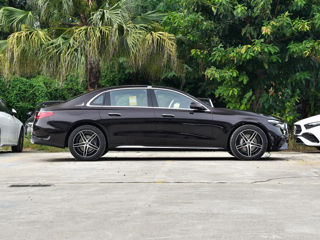 Mercedes E-Class foto 2