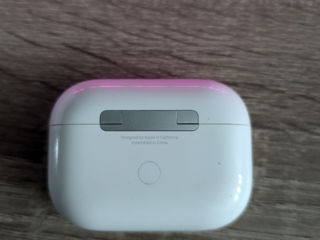 Vând Airpods pro wireless charging case foto 2