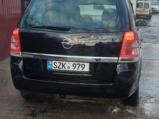 Opel Zafira foto 2