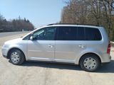 Volkswagen Touran foto 4