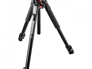 Штатив Manfrotto MT055XPRO3 Алюминиевый штатив. Новый.