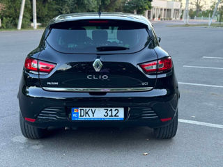 Renault Clio foto 9