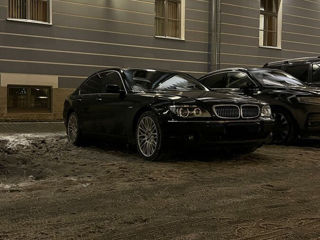 BMW 7 Series foto 3