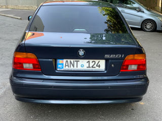 BMW 5 Series foto 5