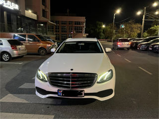 Mercedes E-Class foto 1