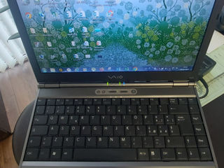 Notebook Sony Vaio și server Toshiba