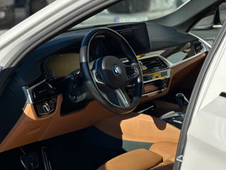 BMW 5 Series foto 10