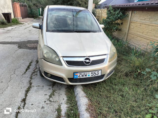 Opel Zafira foto 1