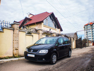 Volkswagen Touran фото 1