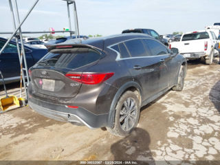 Infiniti QX30 фото 6