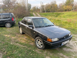 Mazda 323 foto 3