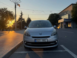 Renault Grand Scenic foto 2