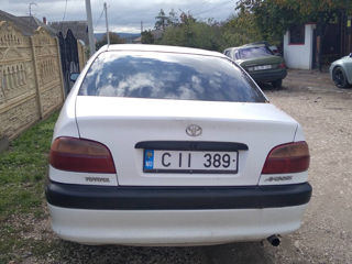 Toyota Avensis foto 9