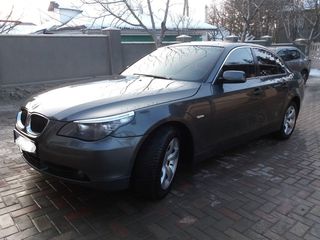 BMW 5 Series foto 3