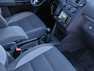 Volkswagen Touran foto 4