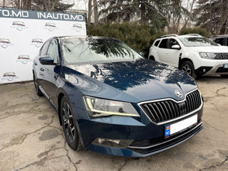 Skoda Superb foto 2