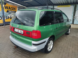 Volkswagen Sharan foto 3