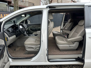 KIA Carnival foto 8