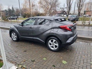 Toyota C-HR foto 8